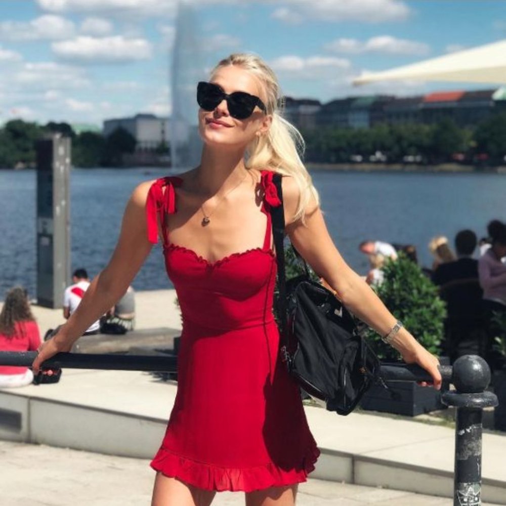 ❤️Reformation Christine Dress-Lipstick❤️